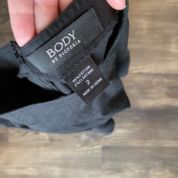 Womens Full Black Skirt Size 2 - Body by Victoria - Picture 3 of 3